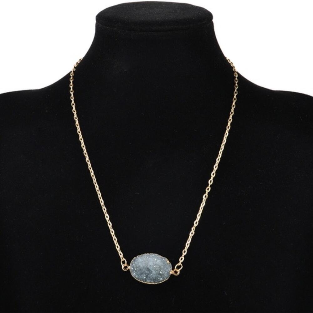 Express Gray Druzy Crystal Quartz Agate Pendant Necklace - Picture 4 of 5